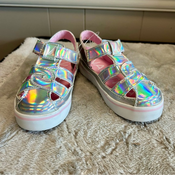 Holographic Kids Sandals Nautica Sz 9 or 10 Toddler NWOT Silver - Picture 1 of 11